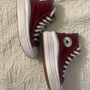 Chuck Taylor platforms in burgundy